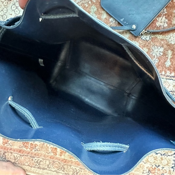 Mansur Gavriel Bucket Bag. Navy. 💙🔥 - Picture 7 of 10